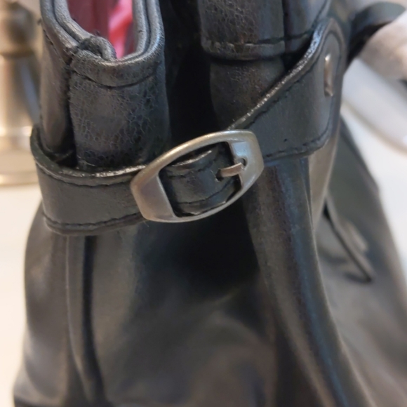 Victoria's Secret Black vegan leather handbag - Picture 3 of 8